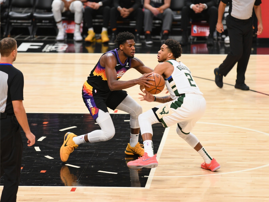 穆迪隔扣里夫斯打成2+1,湖人挑战改判完成反转 进攻与防守博弈:经典案例解析
类似的判